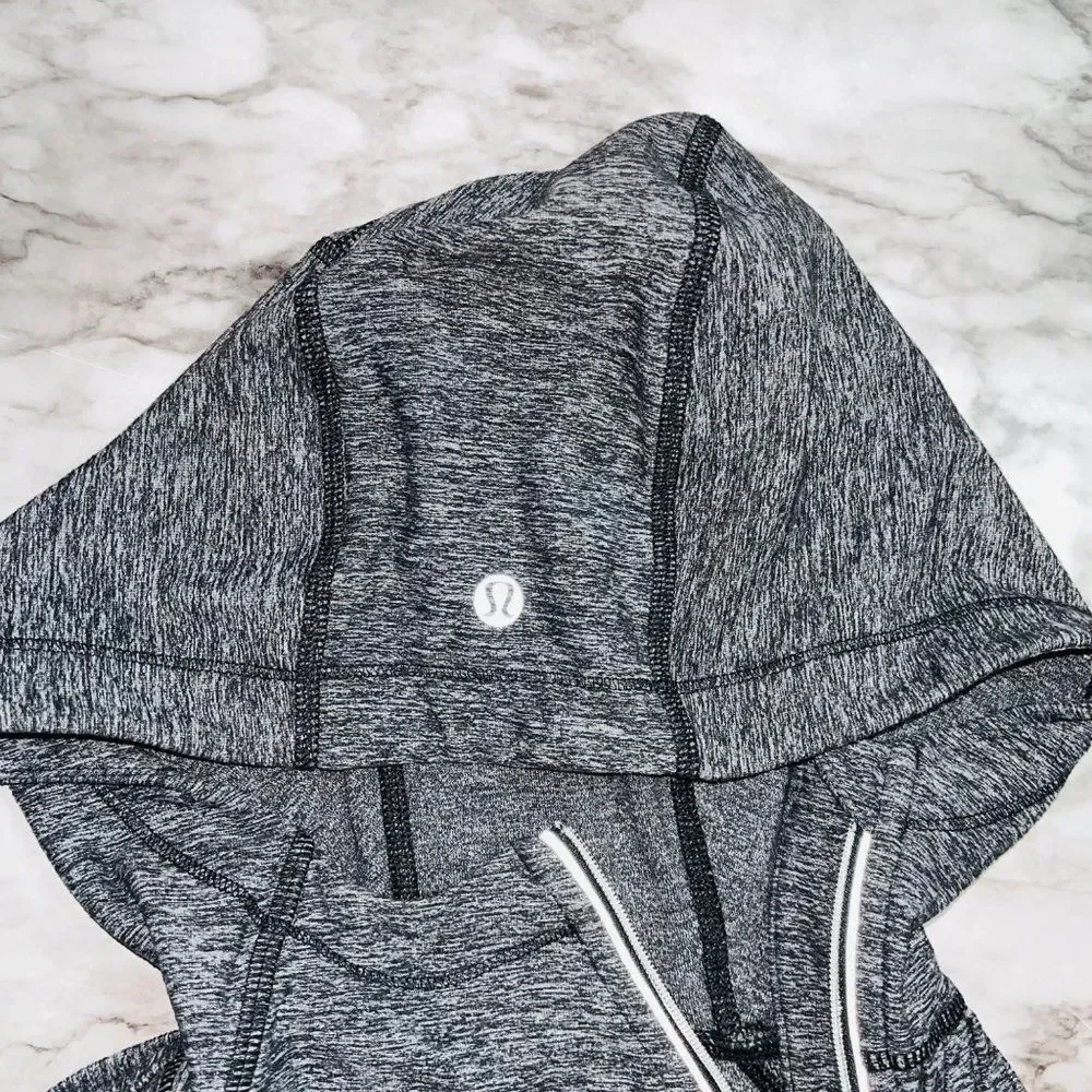 Lululemon Run Back on Track Hoodie Ponytail Hood Grey Women 4 Athleisure Active